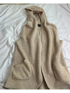 Zenana Outfitters Sherpa Hooded Vest Beige Fleece Cozy Layer Size M